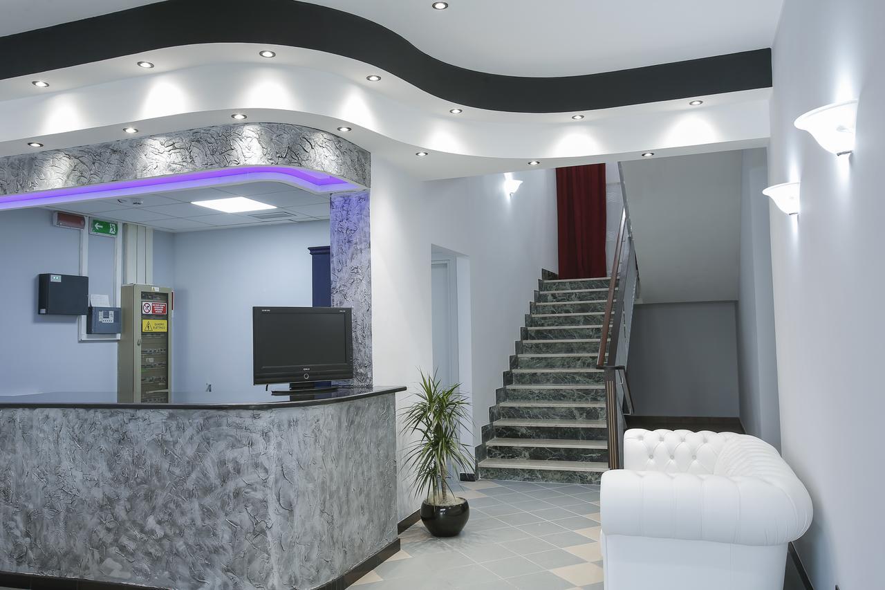 Alex & Lorenz Hotel Torvaianica Exterior photo