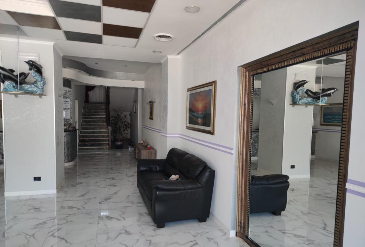 Alex & Lorenz Hotel Torvaianica Exterior photo